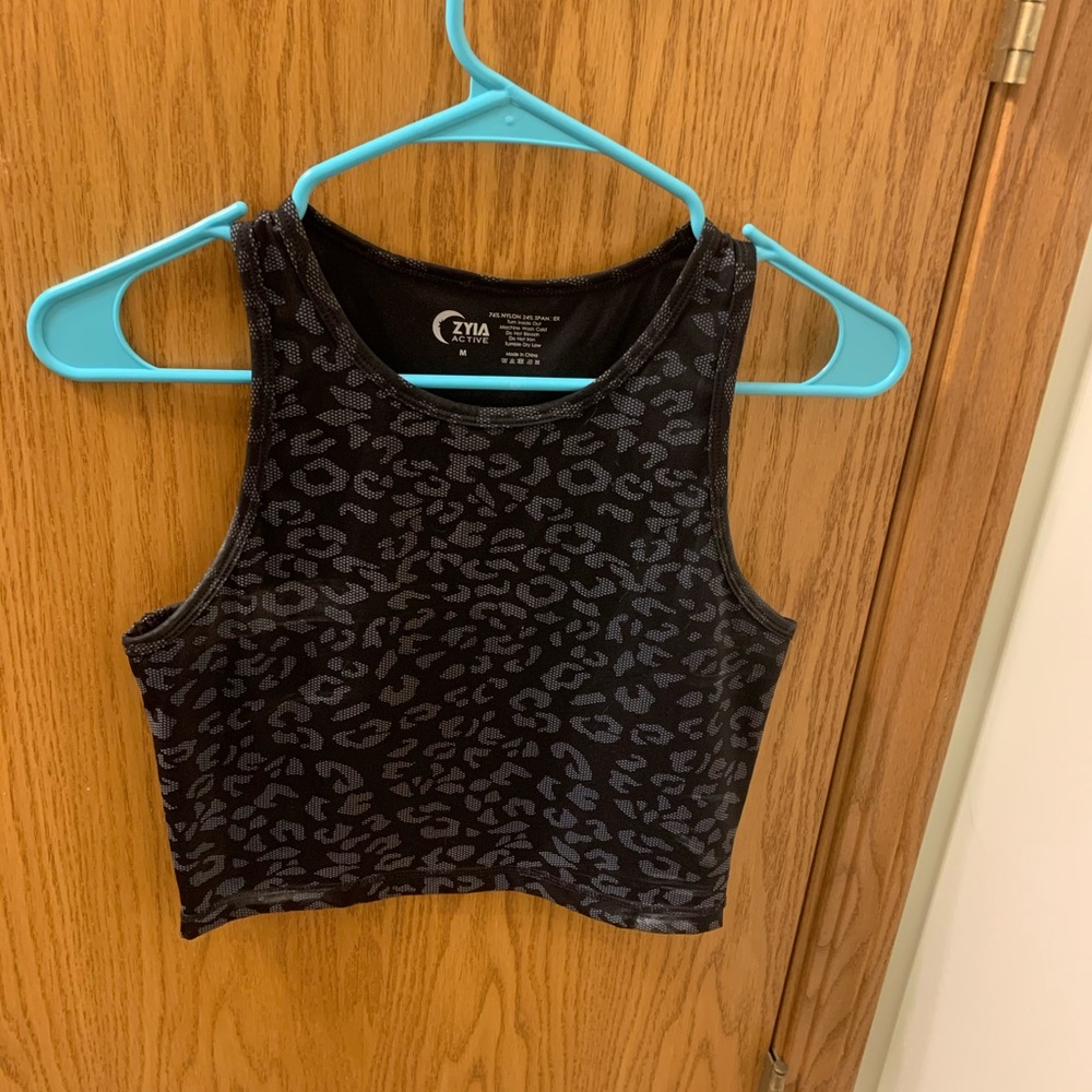 Zyia Black Leopard Reflective Crop